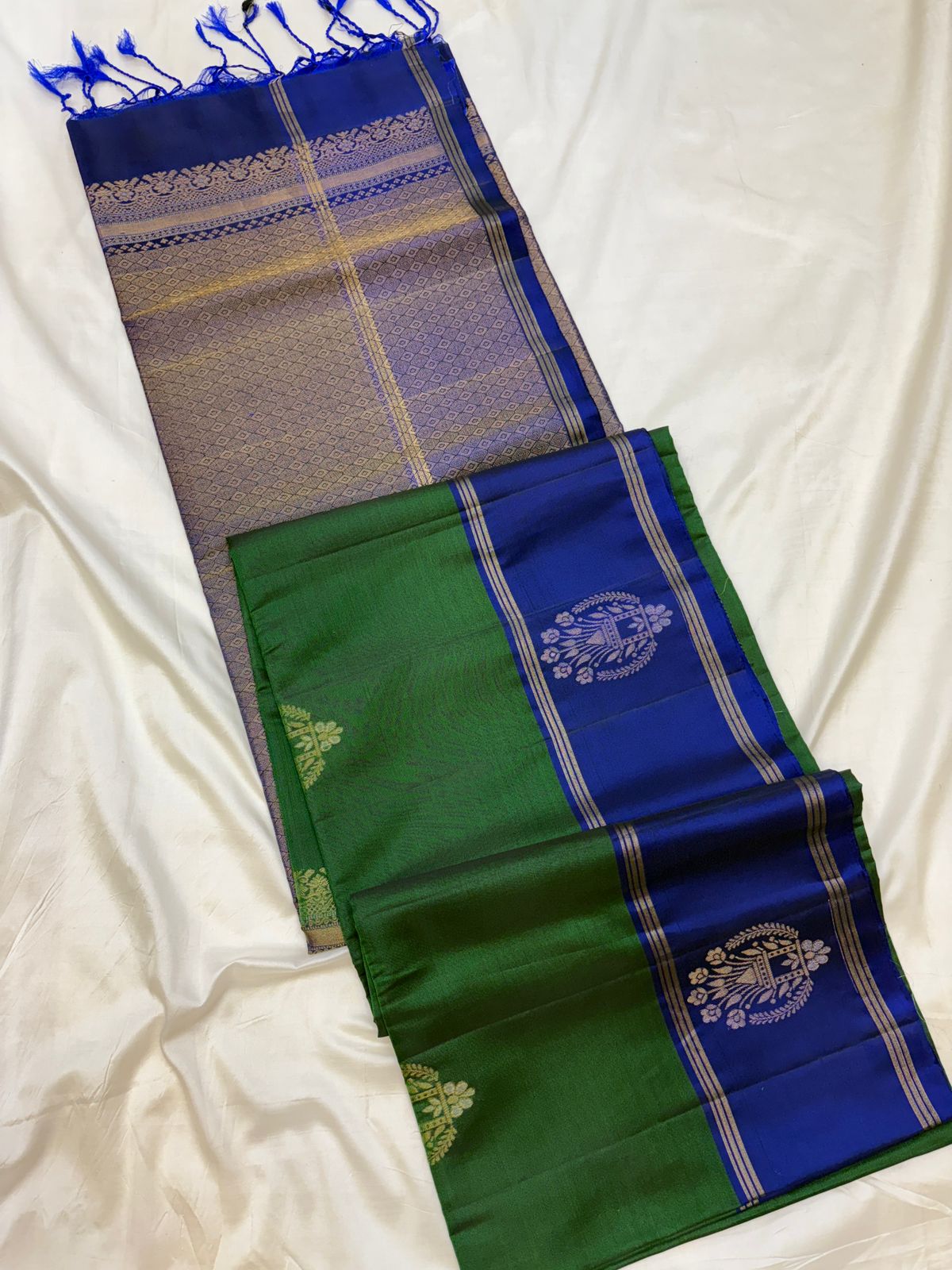 Uppada Contrast Borders