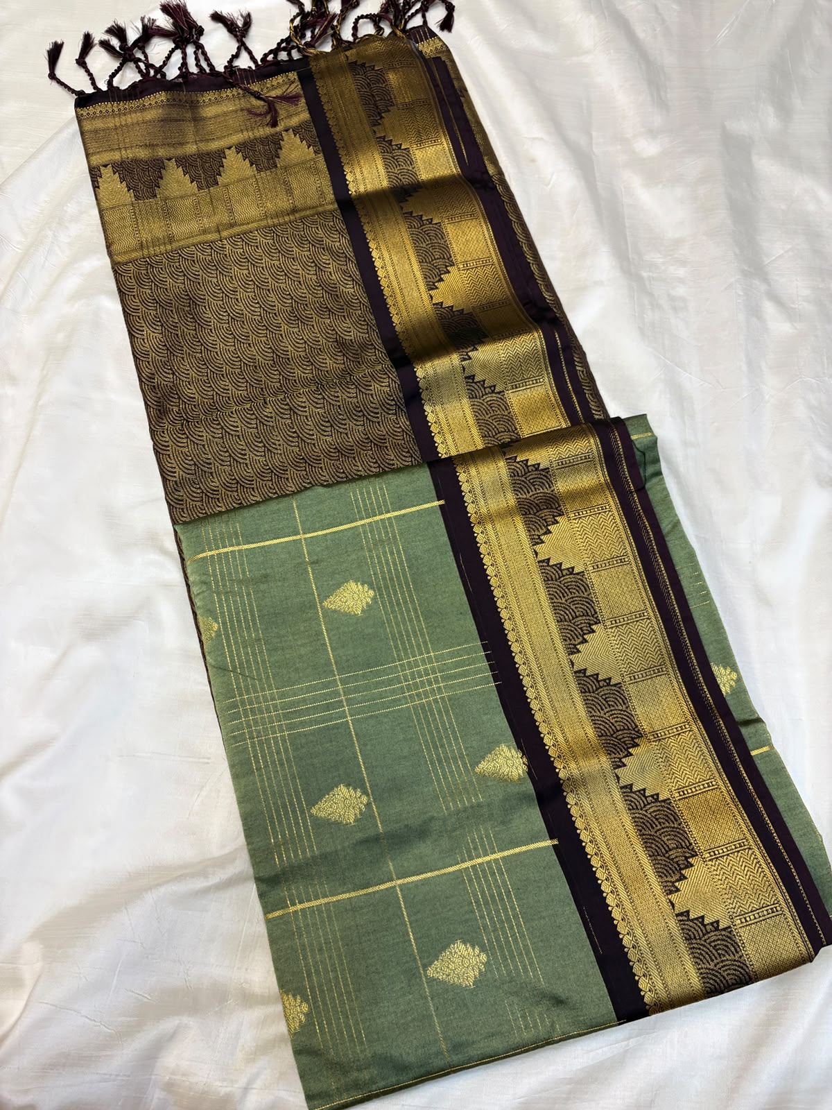 Checked semi soft silk
