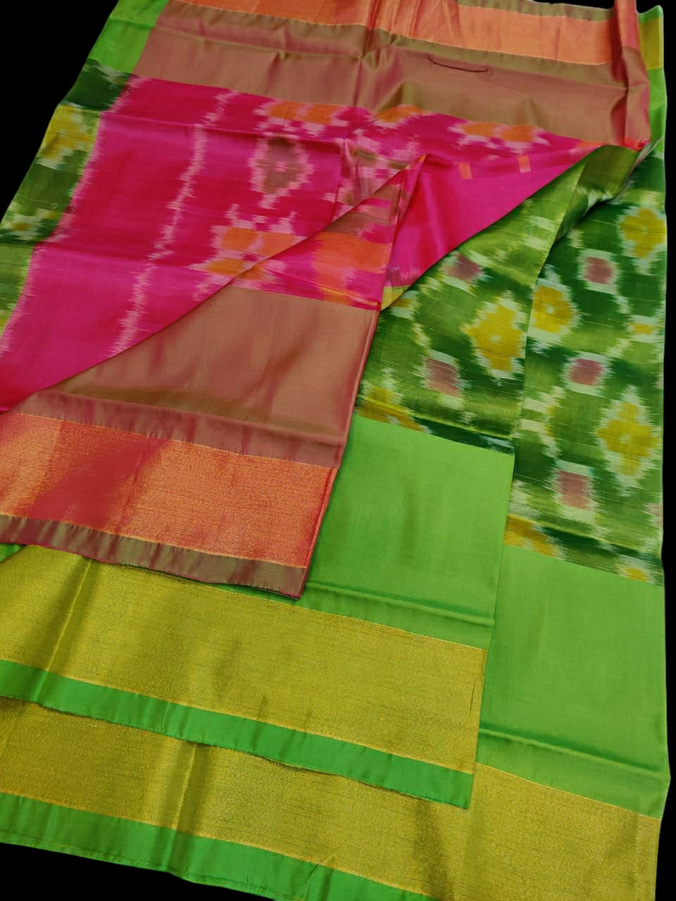 Uppada dye and dye silk