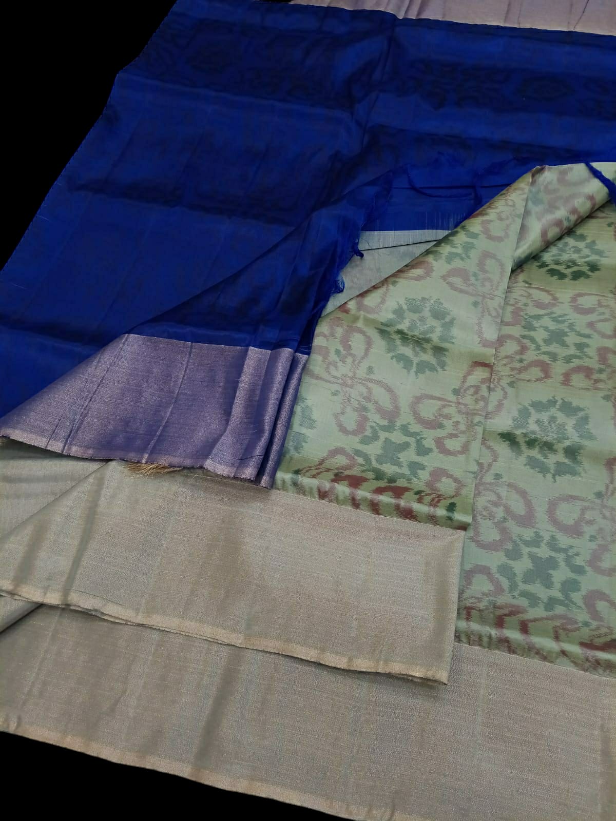 Uppada dye and dye silk