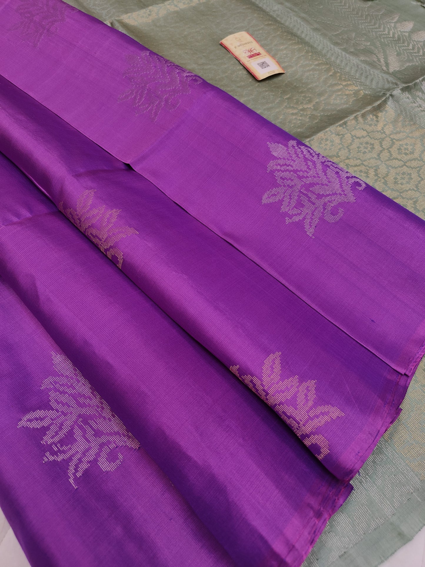 Borderless Soft Silk