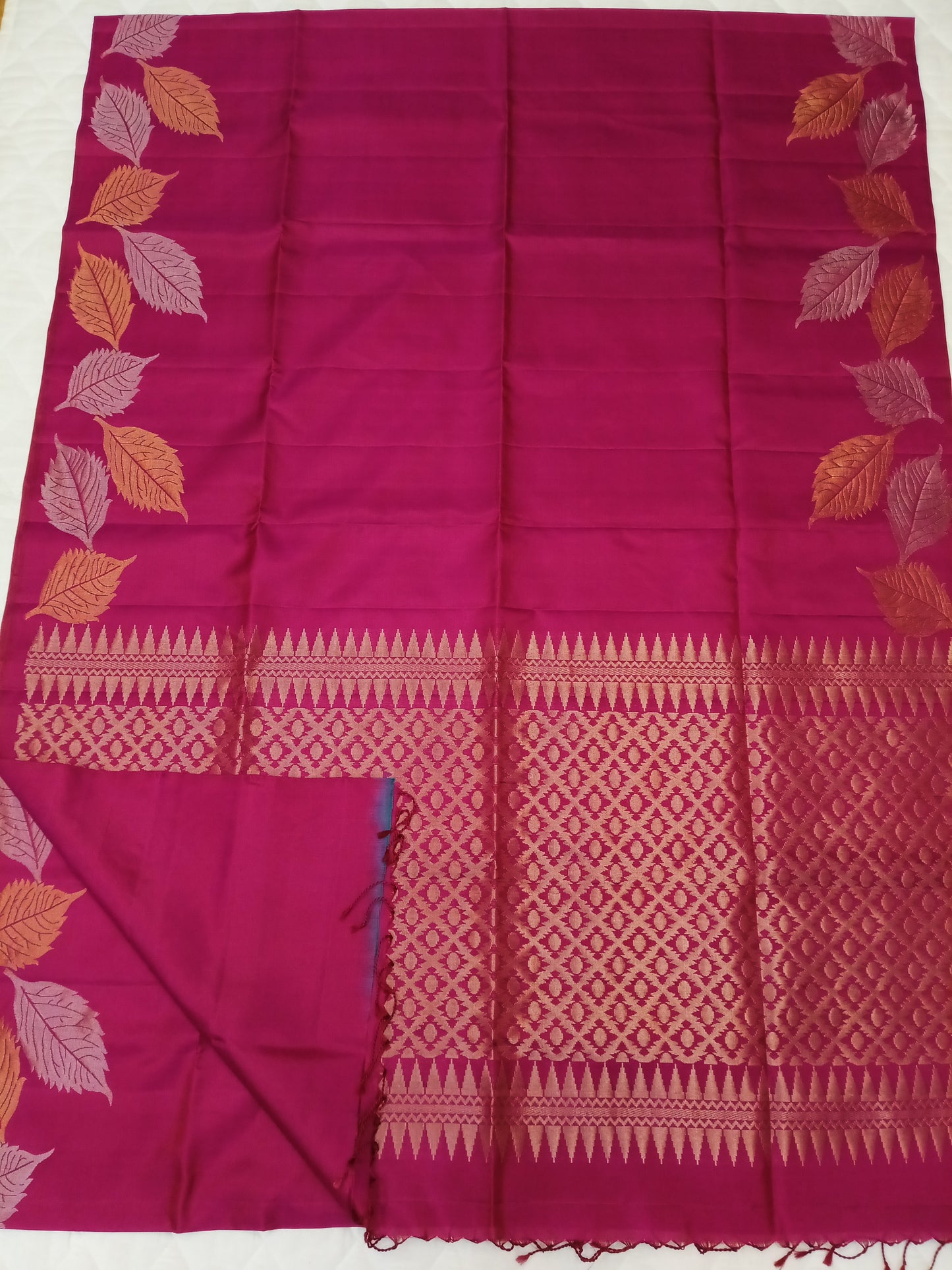 Signature Leaf Turning Soft Silk