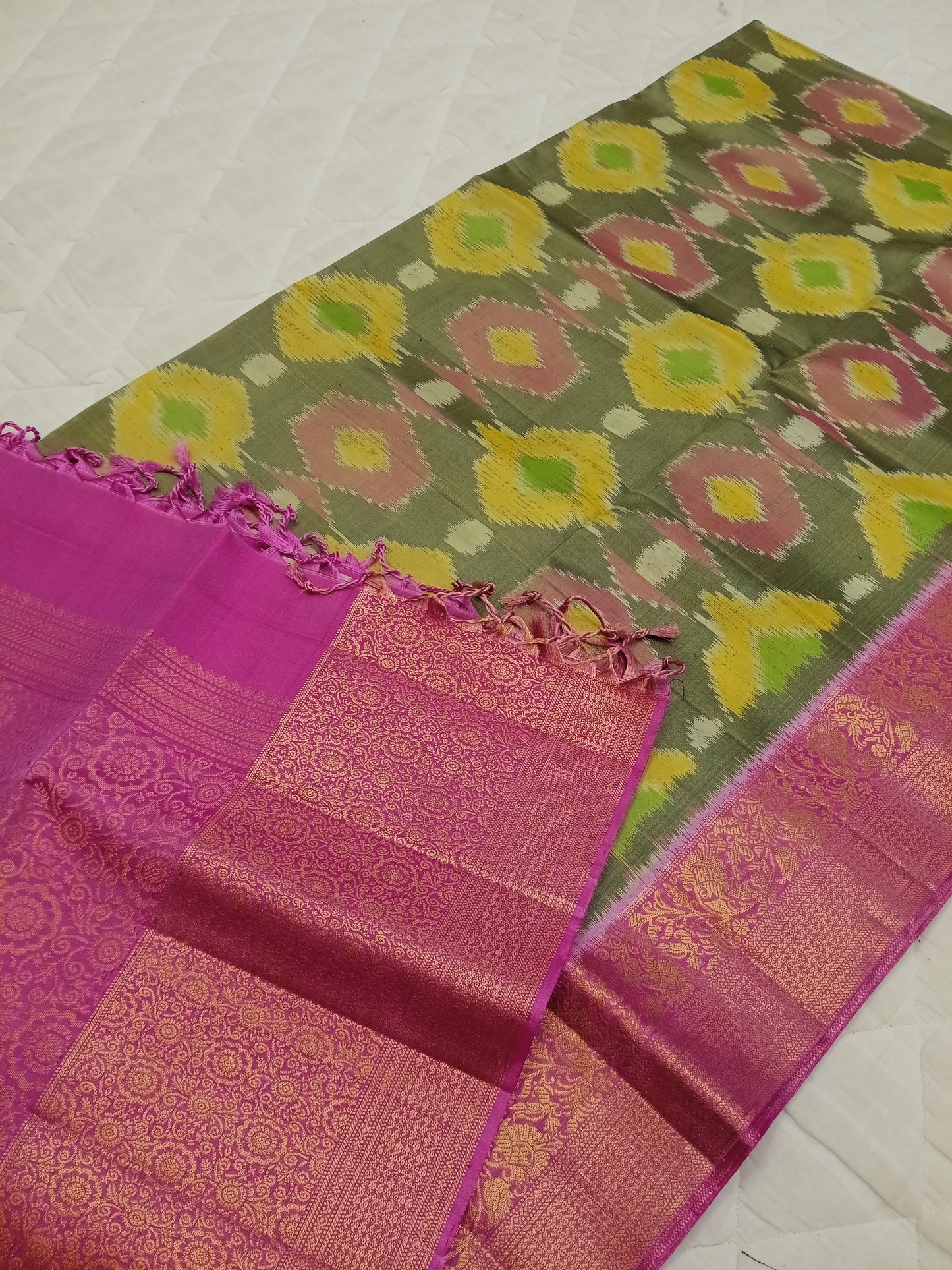 IKKAT jacquard Border Soft silk