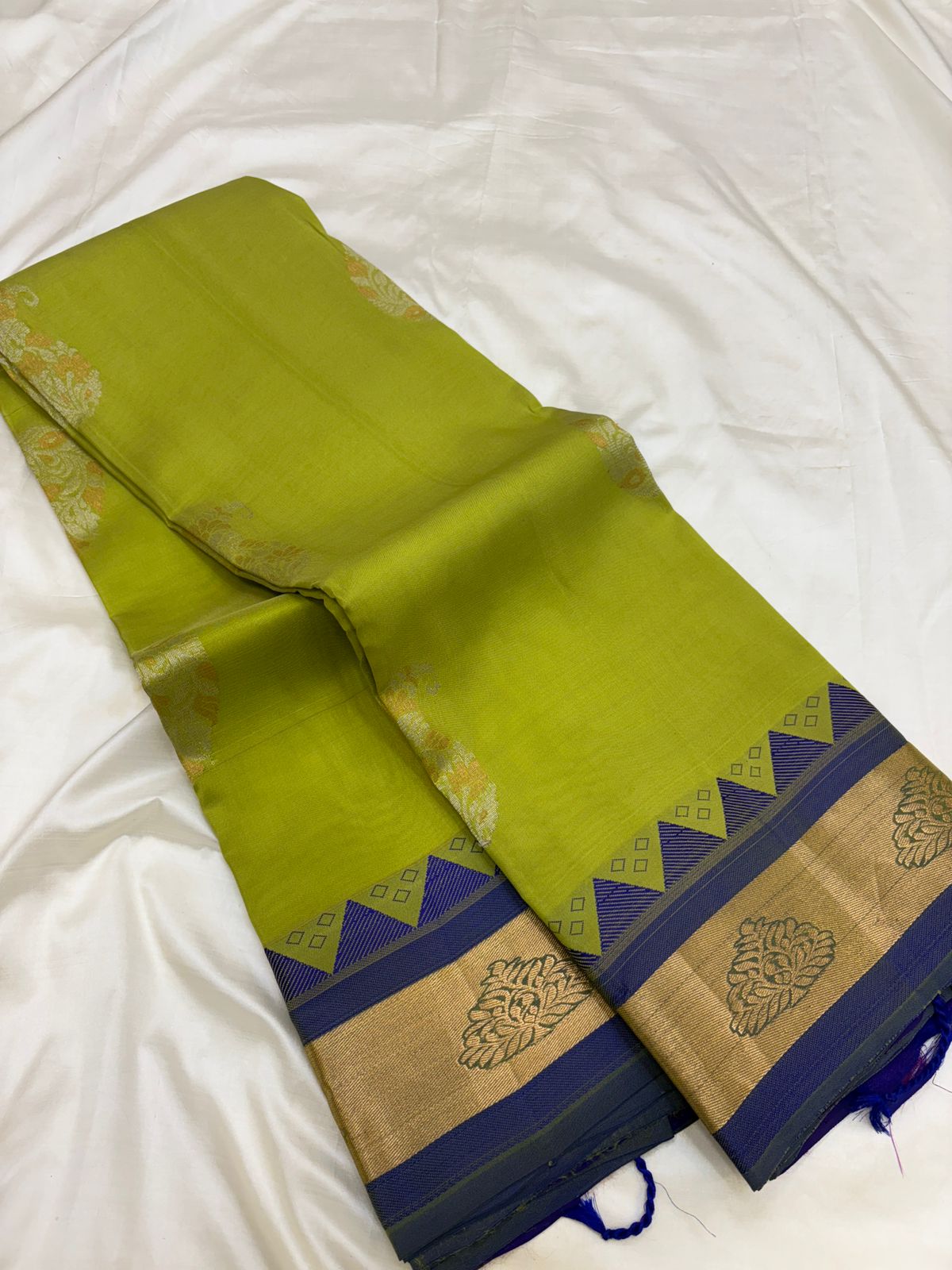 Parrot Green -Soft Silk