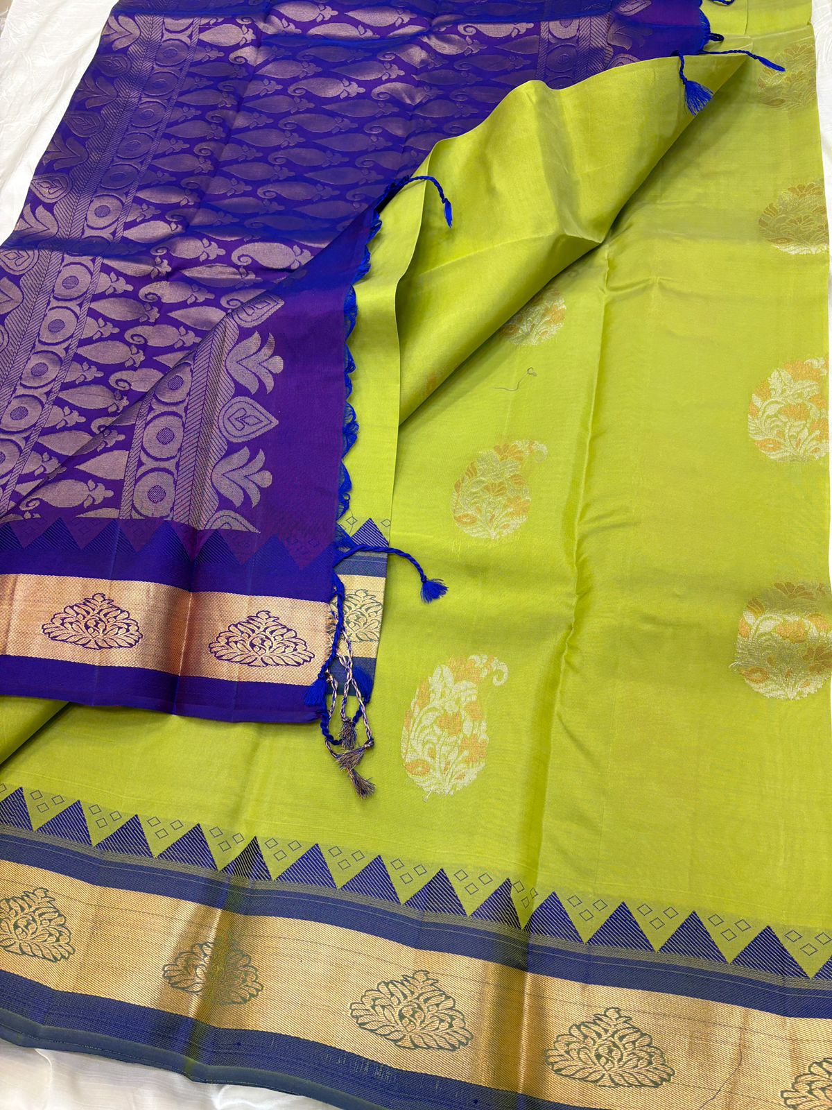 Parrot Green -Soft Silk
