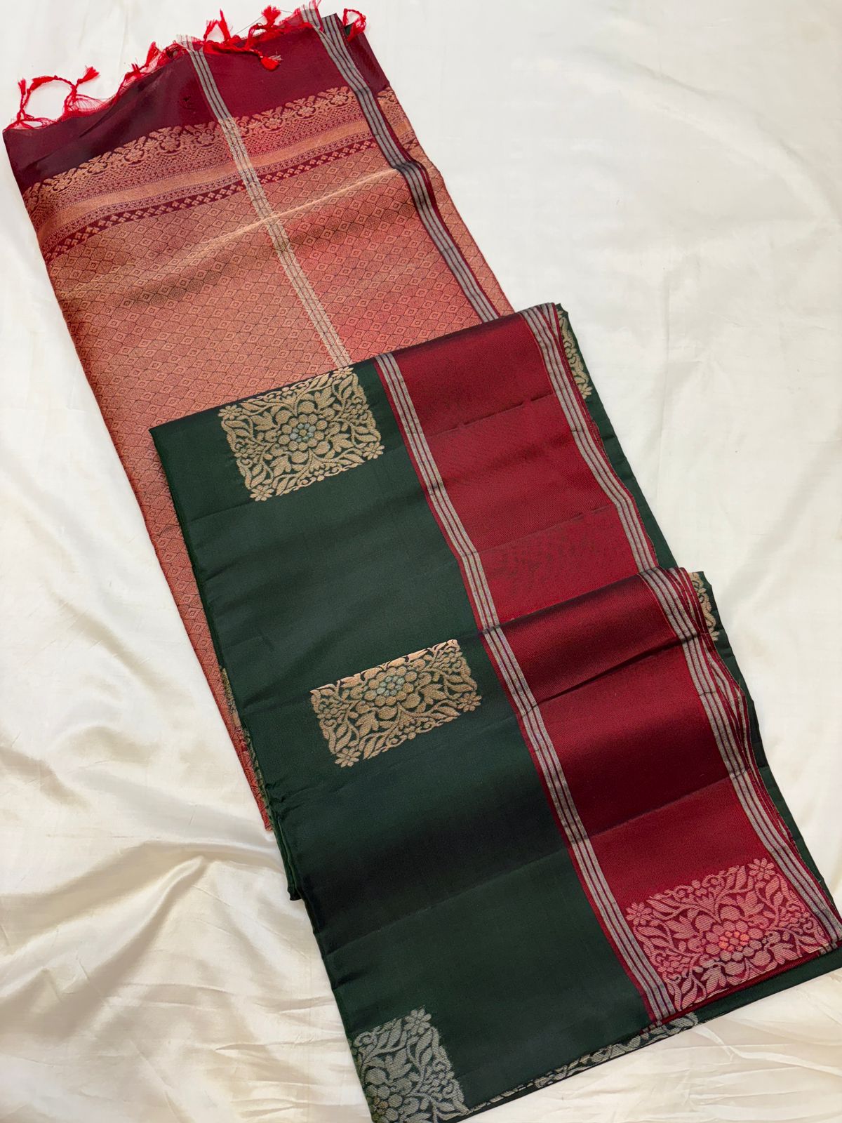 Uppada  Contrast Borders