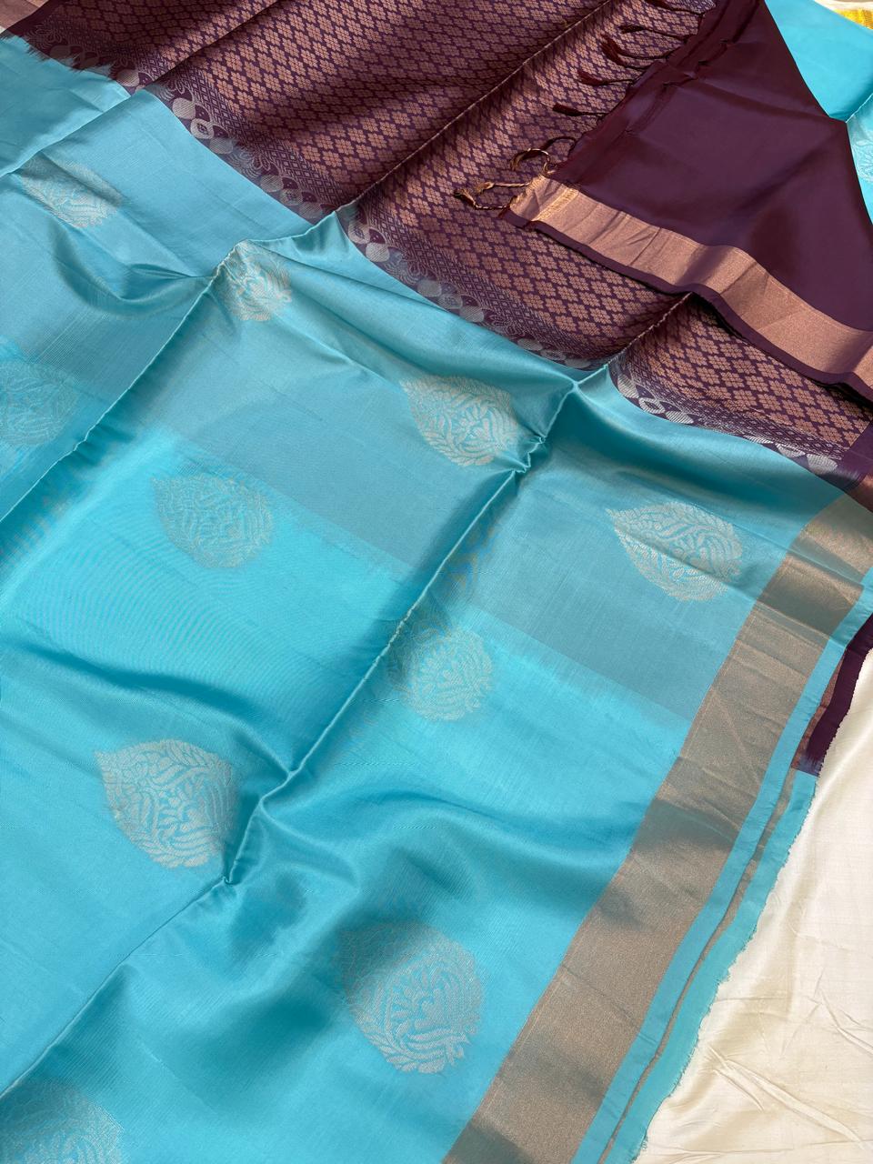 Uppada Tissue Border