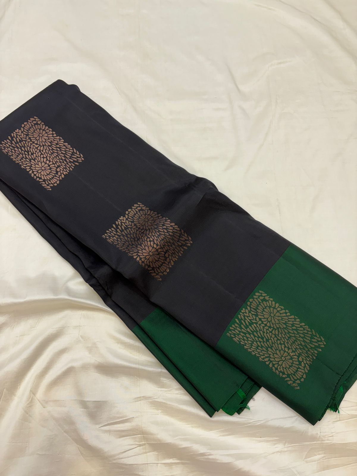 Uppada Soft Silk - Contrast