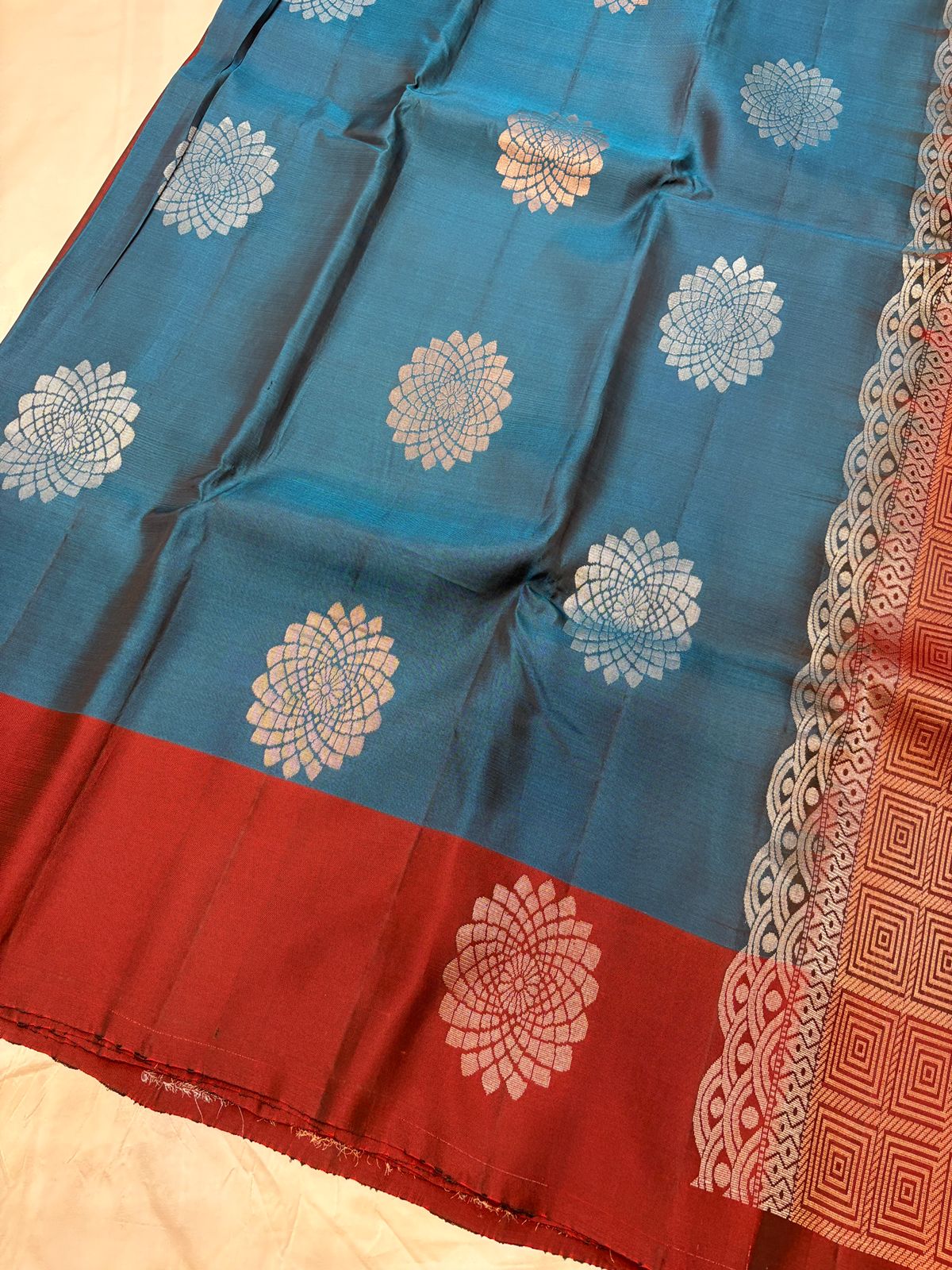 Uppada Soft Silk - Contrast