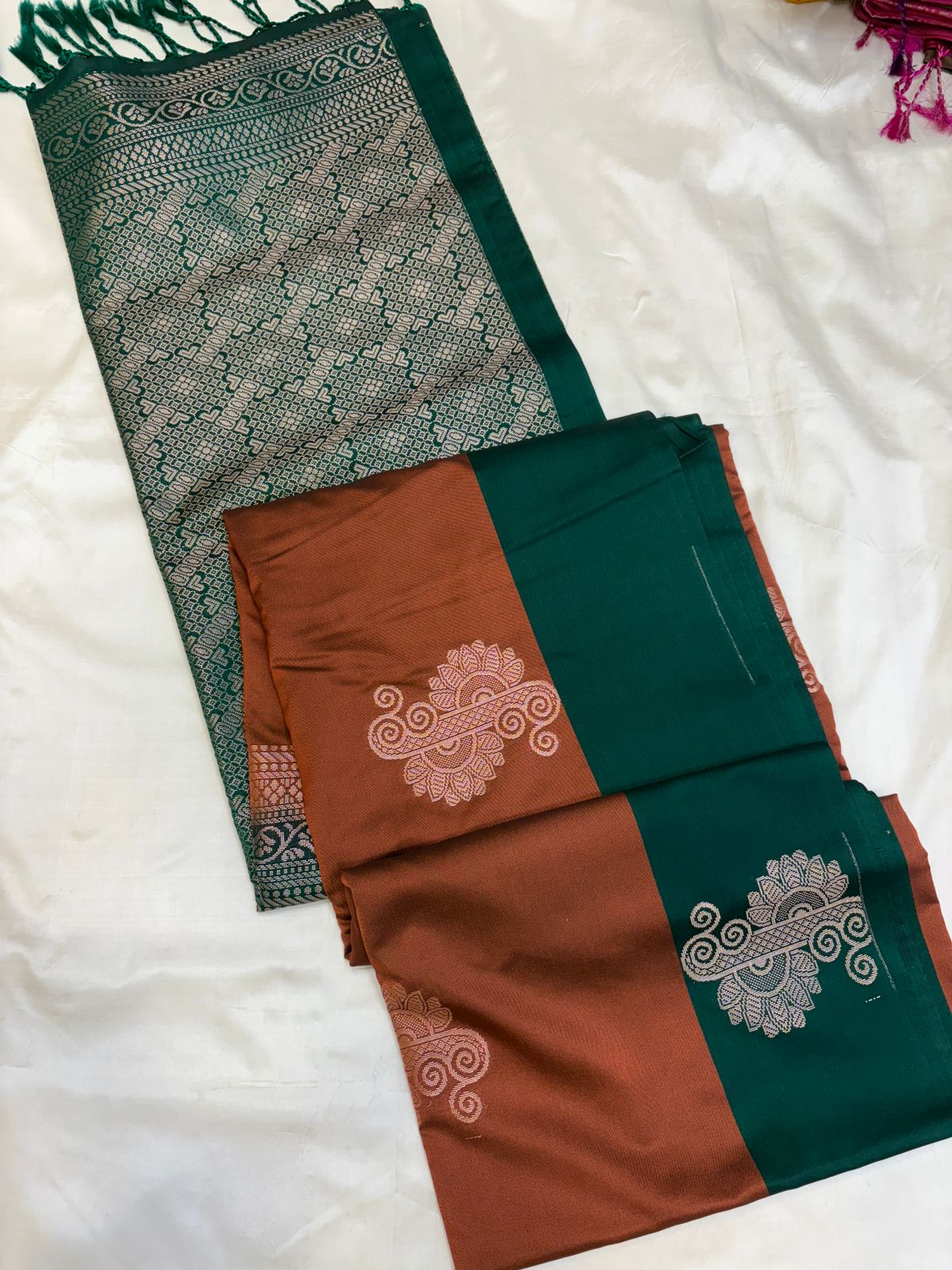 Semi Soft Silk - Contrast Border