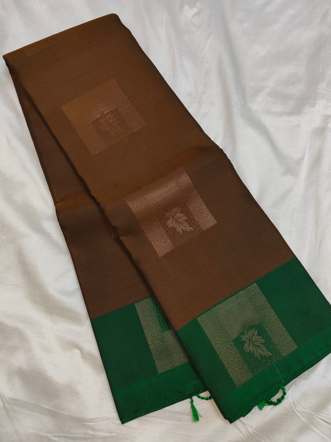 Soft Silk - Contrast borders