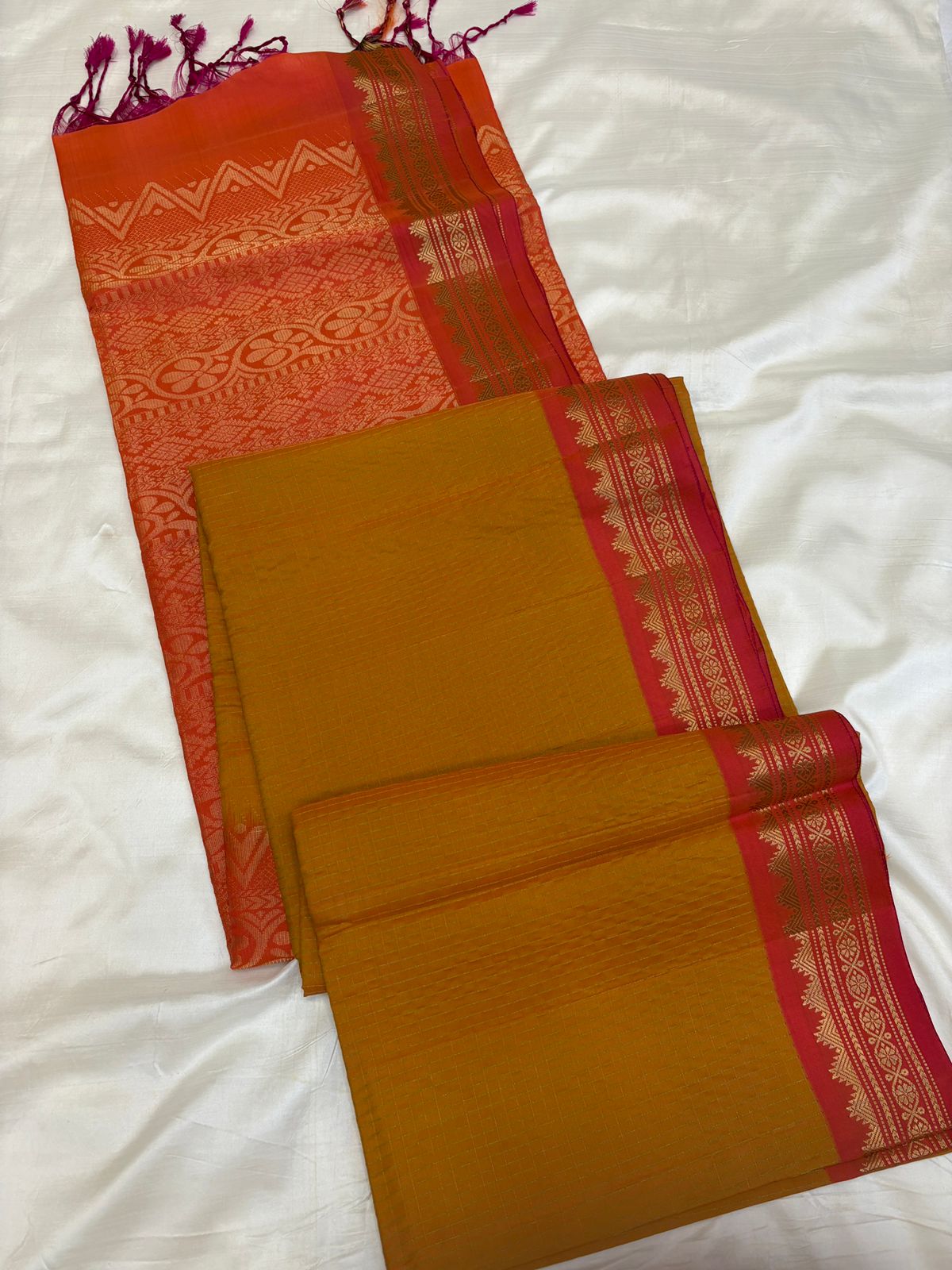 Vairaoosi Checks with borders