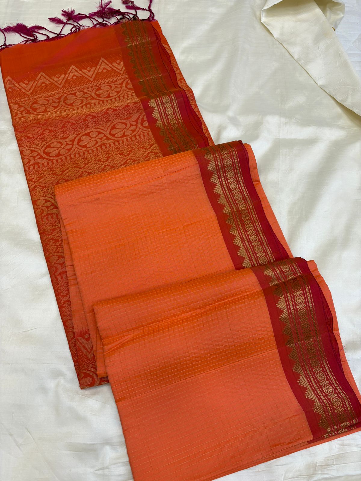 Vairaoosi Checks with borders