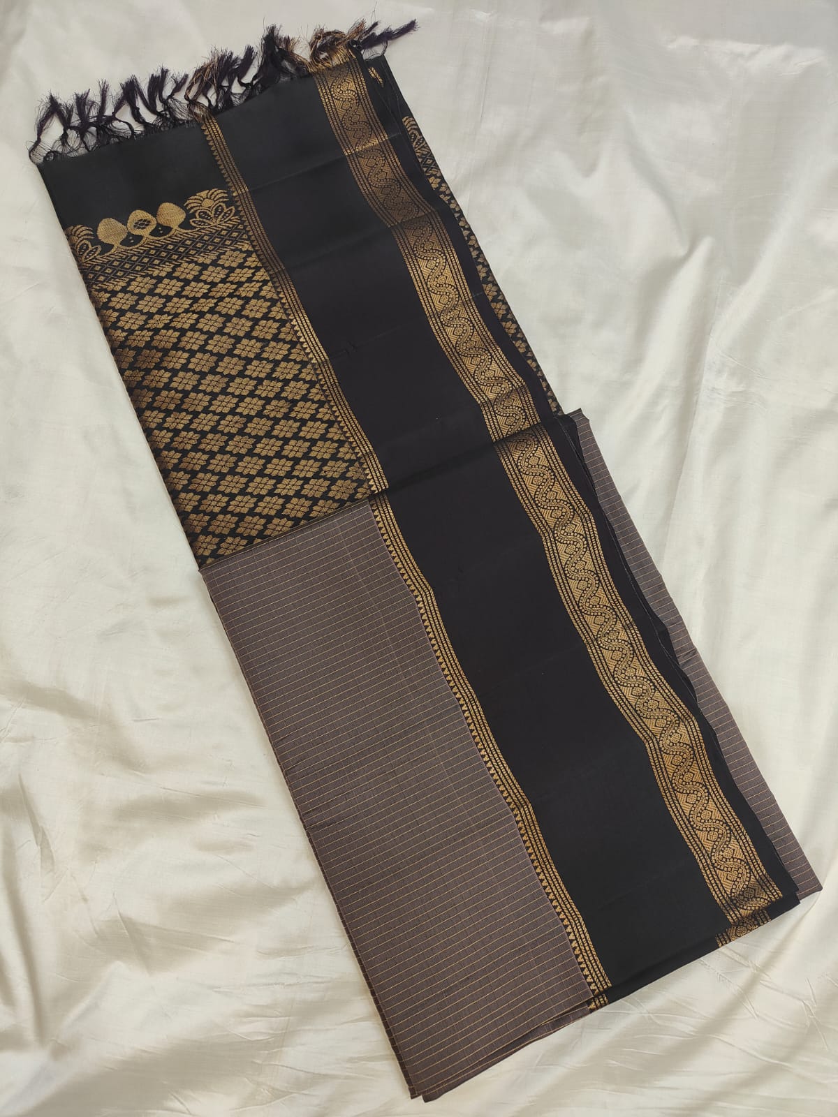 Rettapet Borders - Uppada silk