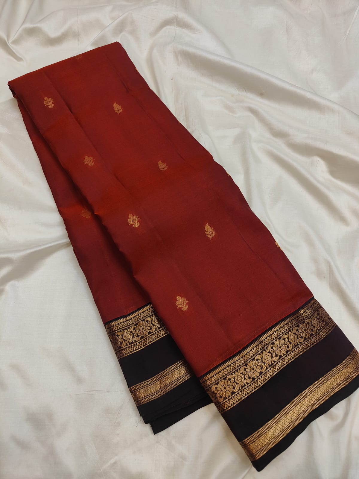 Jacquard Border silk