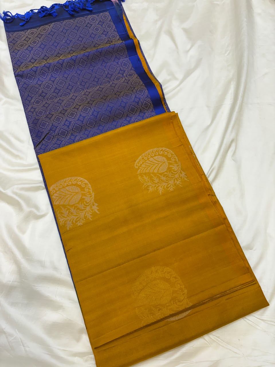 Borderless soft silk