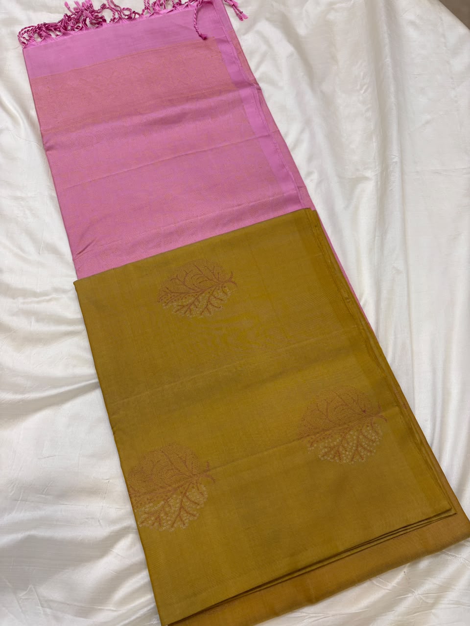 Borderless soft silk