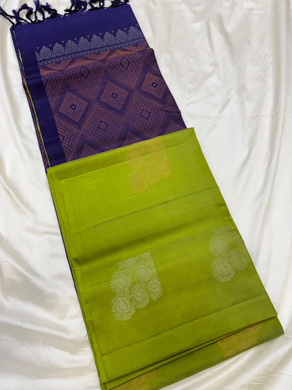 Borderless soft silk
