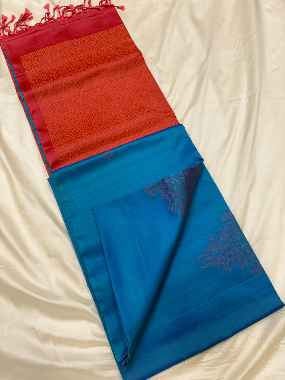 Borderless soft silk