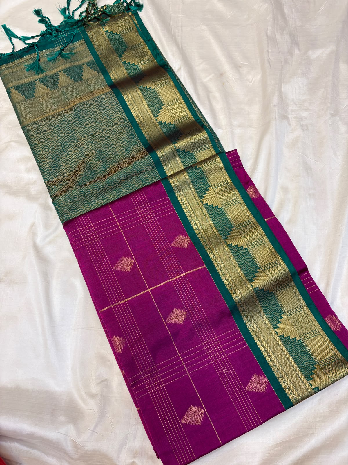 Checked semi soft silk