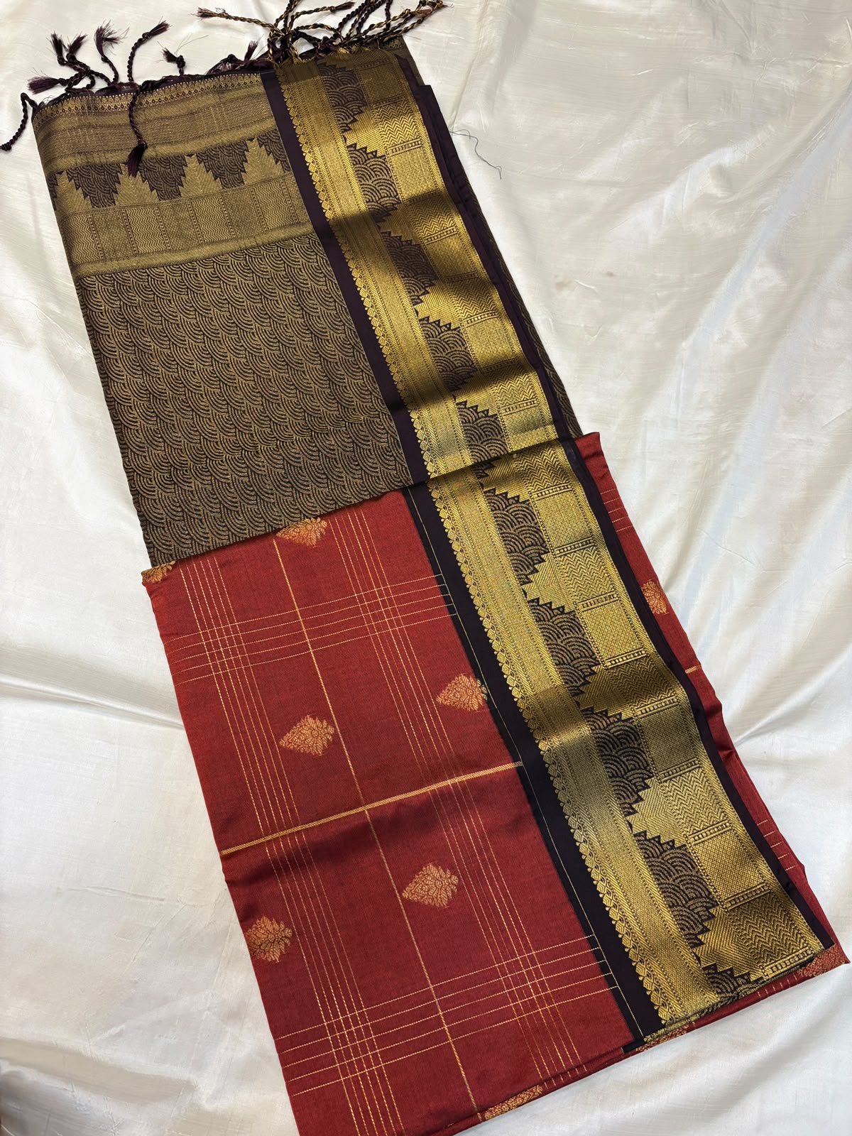Checked semi soft silk