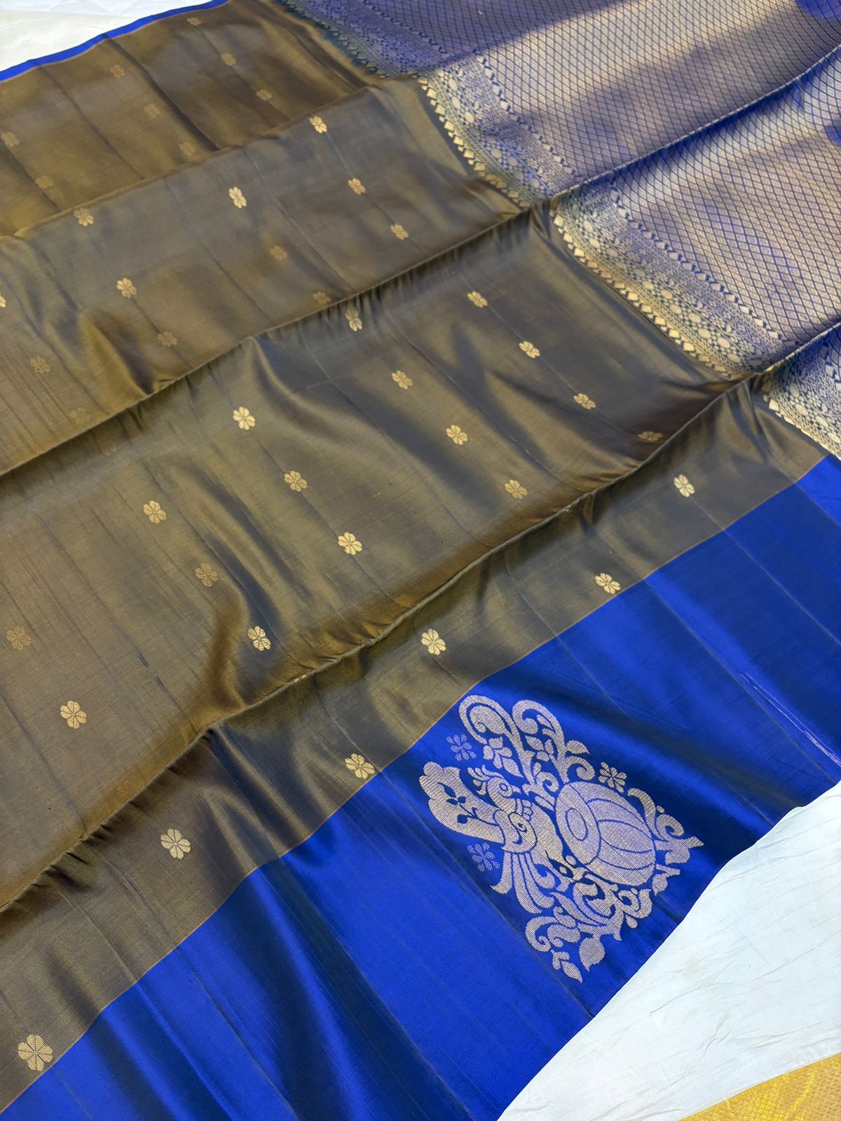 Uppada Silk - Contrast Border