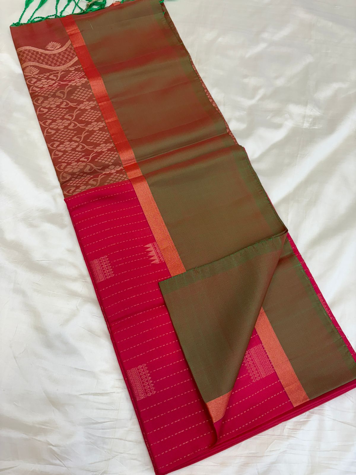 Vairaoosi Contrast Border